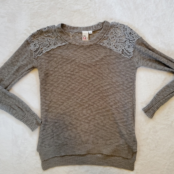 Macy's Sweater - Picture 1 of 3